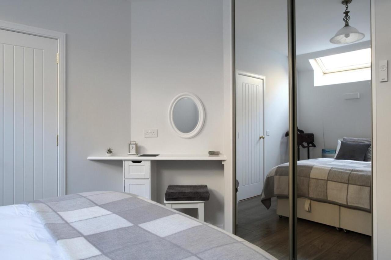 爱丁堡Quiet Ground Floor Mews Flat And Parking公寓 外观 照片